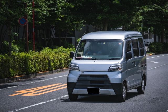 軽貨物運搬に最適な運転技術をオンラインで習得し、配送業務を効率化！