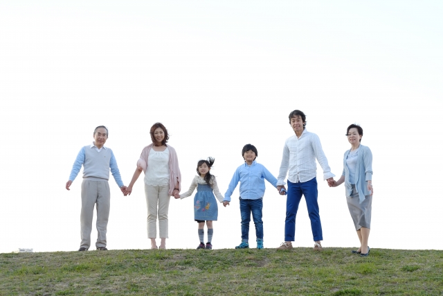 あなたの運転が、子供と高齢者を守る。