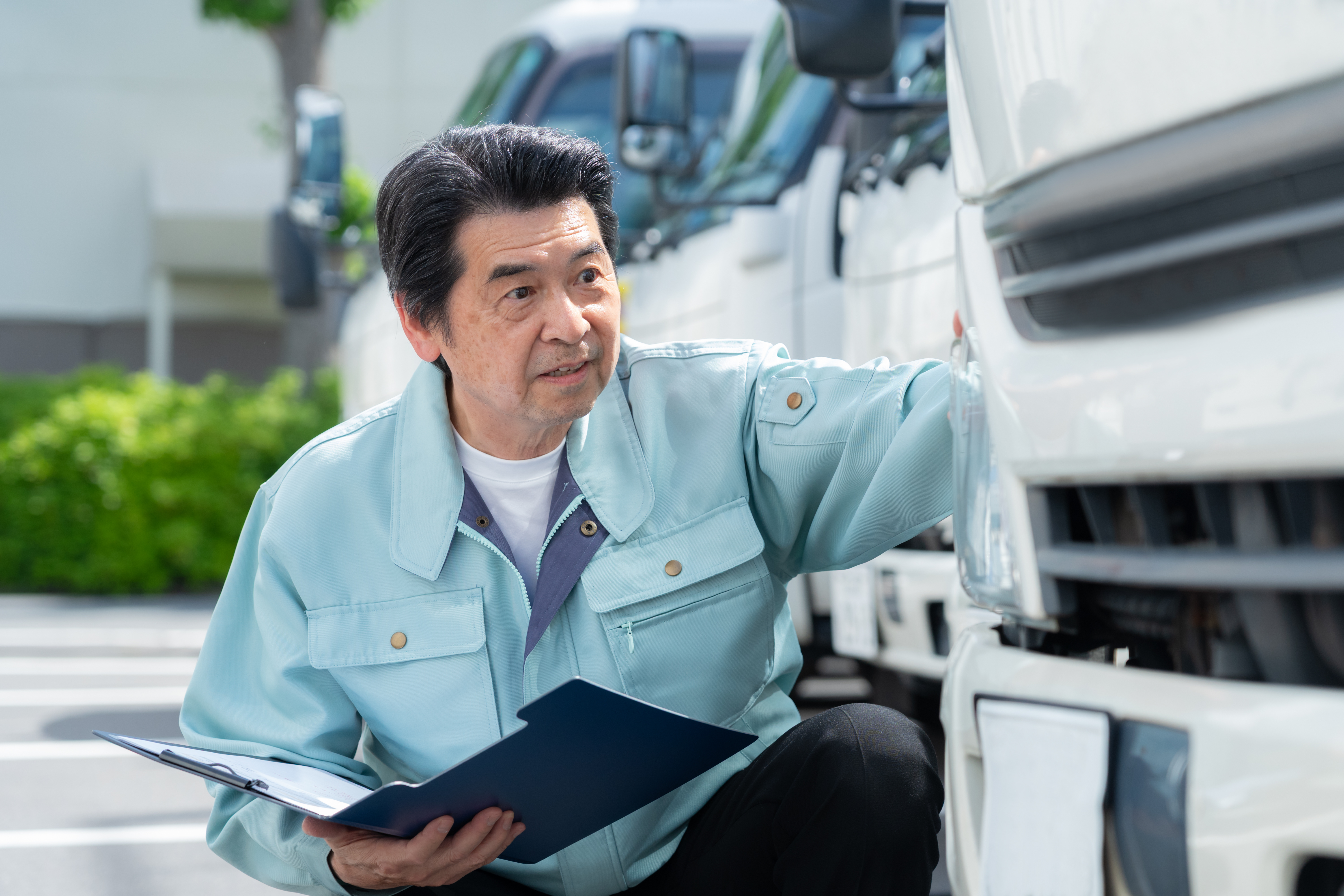 高齢者のための安全運転：年齢を問わず、大切な交通法規を身につける！